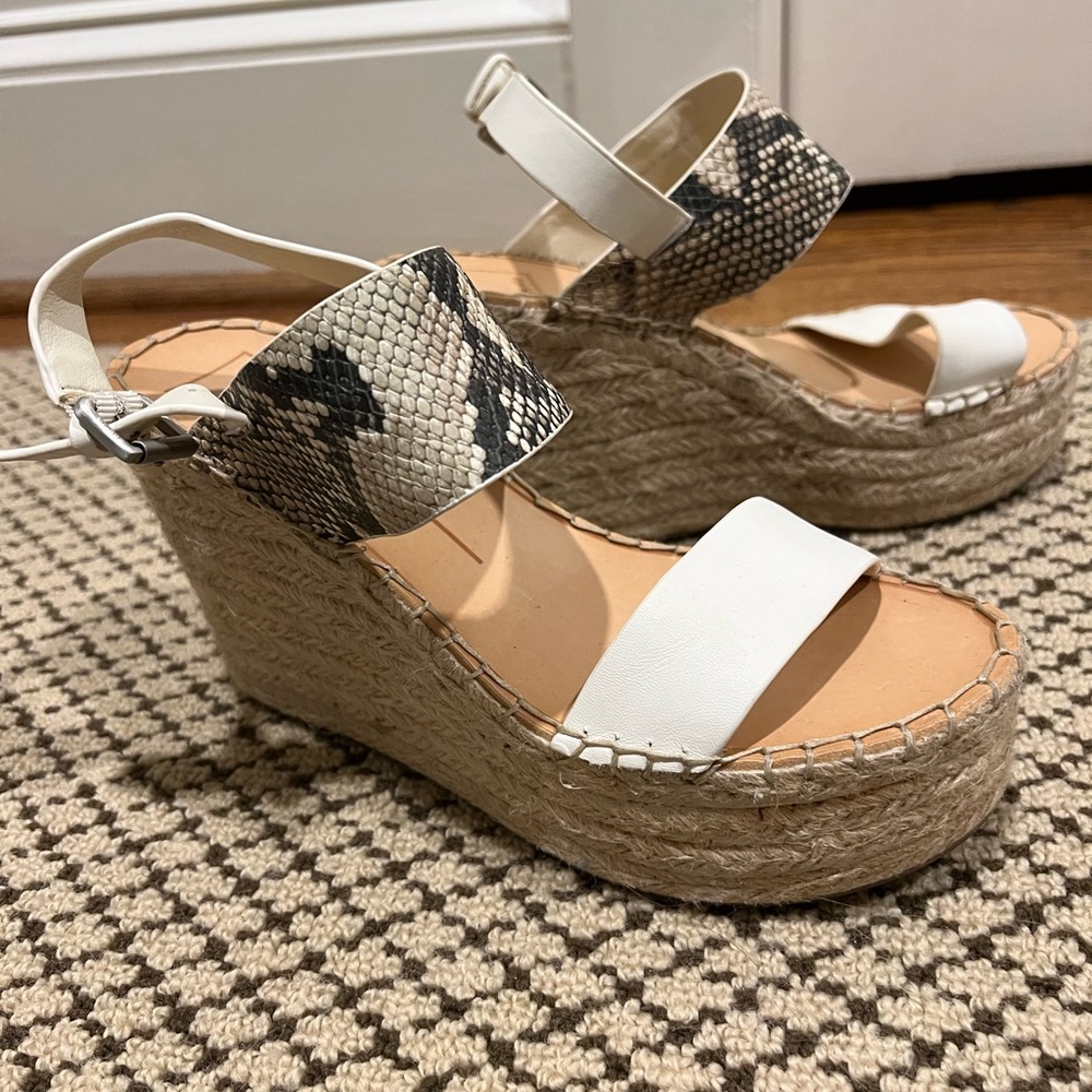 Dolce Vita wedges NEW size 8 with snakeskin print. Adorable!
